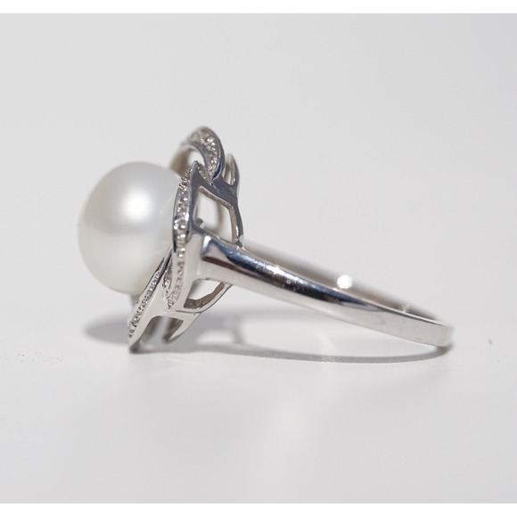 Vintage 14k Solid White Gold Natural Pearl & Bright Diamond Ring - Halo Swirl - Picture 7 of 8